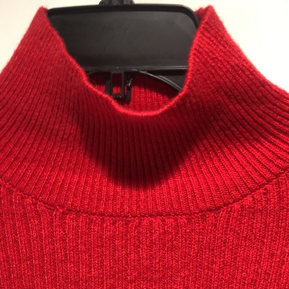 Jessica Simpson true red ribbed knit sweater cropped mocked neck M oversized - Picture 3 of 7